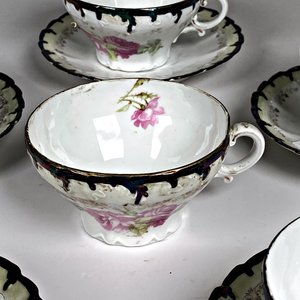 Juego de 11 Piezas de Porcelana Alemana para Té: Tazas y Platillos con Flores Rosas - imagen 3