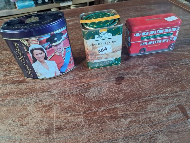 Lote siguiente: Lotes de tinas decorativas de té inglés