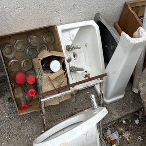 Lote anterior: Lote de Frascos de Vidrio y Sanitarios Antiguos