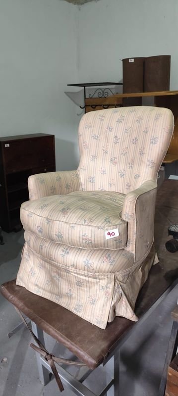 Sillón de Estilo Clásico con Tapizado Floral