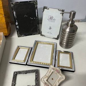 Set de Cocina y Hogar: Copetinero de Acero con Bandeja de Vidrio, 5 Portaretratos y Utensilios Varios - imagen 6