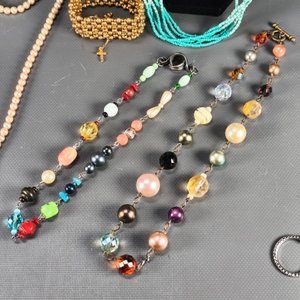 Lote de Bijouterie Variada: Collares, Pulseras y Aros - imagen 7