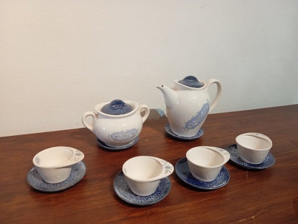 Tetera y azucarero con 4 tazas de porcelana - imagen 4