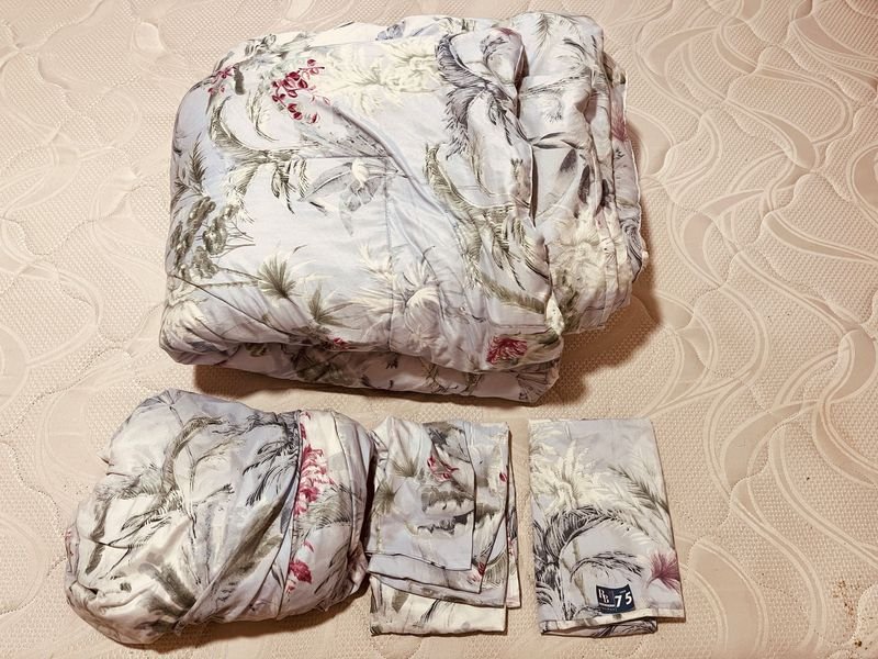 Juego de Acolchado y Fundas para Colchón y Almohadas 2 Plazas Estampado Floral