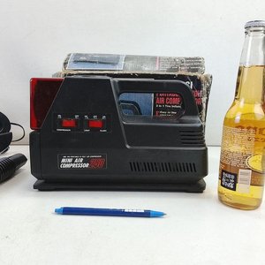 Aspiradora de Mano 12V Bordo y Compresor de Aire 12V con Manómetro y Luz - imagen 8