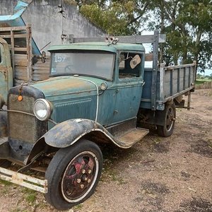 Camión Ford AA 1931 Completo - imagen 1