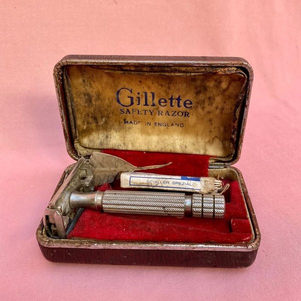 Antigua máquina de rasurar inglesa marca Gilette con su caja original - imagen 2