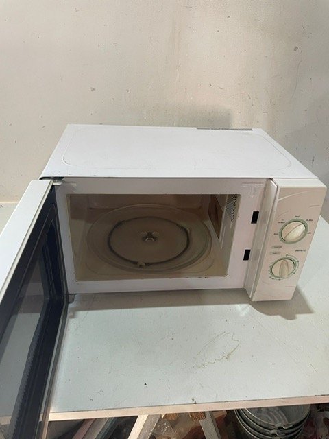 Microondas blanco con características adicionales - imagen 3