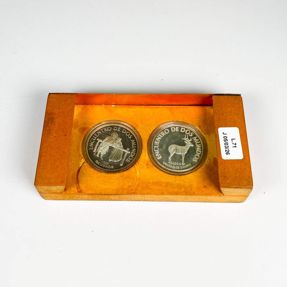 Lote anterior: Monedas de plata con ciervos y texto en español