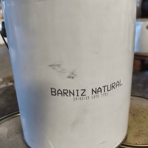 Conjunto de 3 Latas de Barniz Natural 900 ml - imagen 2