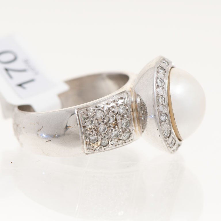 Anillo de oro con perla y brillantes - imagen 2