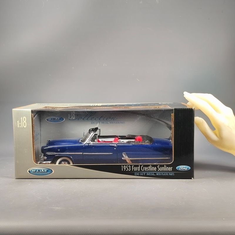 1953 Ford Crestline Sunliner Die-Cast Modelo en Escala 1:18 - imagen 2