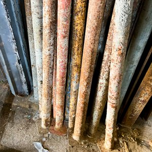 Quince Puntales Metálicos para Construcción con Detalles y Faltantes - imagen 4