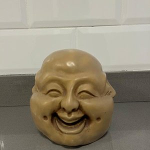 Adorno Escultura Cabeza con Tres Caras Sonrientes y Furiosa - imagen 2