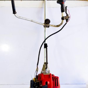 Lote siguiente: Bordeadora a Nafta GTB 5222U con Carretel