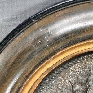Placa de Cristo en Relieve con Marco Circular de Yeso y Madera - imagen 4