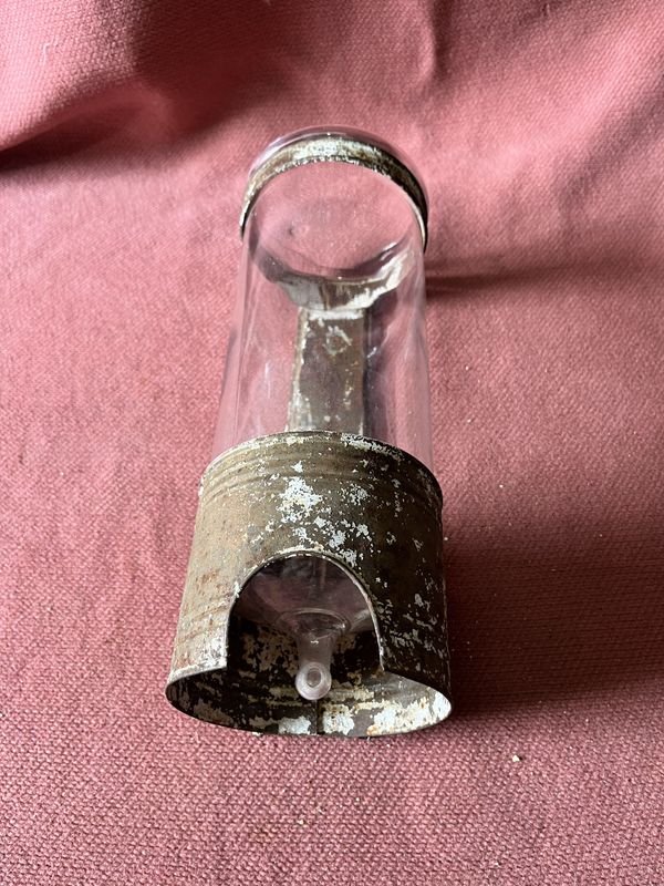 Antiguo frasco de vidrio y chapa de insumo médico para venta - imagen 4