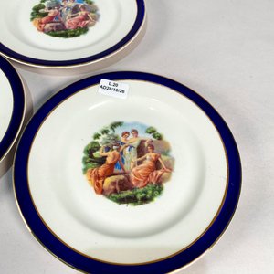 Seis Platos de Porcelana Johnson Bros con Escena Galante y Guarda Azul - imagen 3