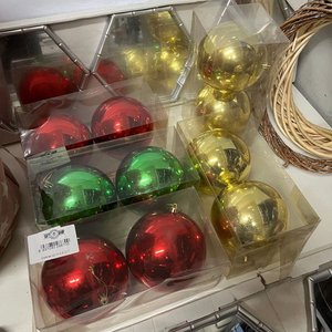 Lote Navideño: Bolso con Adornos, Espejos Hexagonales y Bolas Decorativas - imagen 2