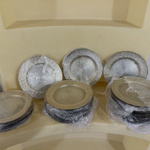 Platos de Vidrio Dorados con Textura - imagen 3
