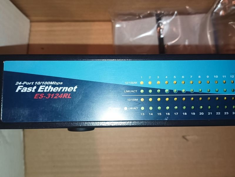 Switch Edimax 24 puertos - imagen 2