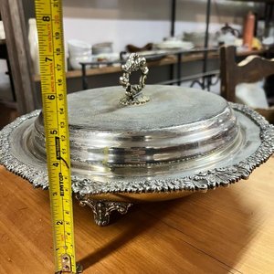 Fuente de Servicio Antigua con Campana y Asa en Metal Plateado - imagen 10