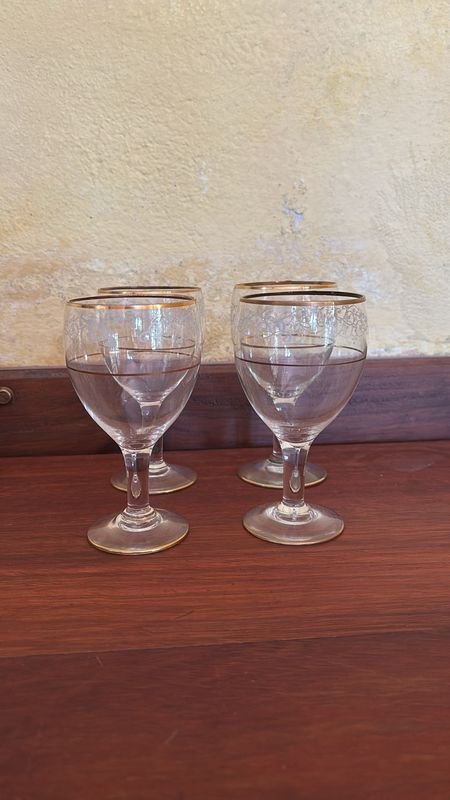 Copas con borde dorado y adornos centro de mesa - imagen 5