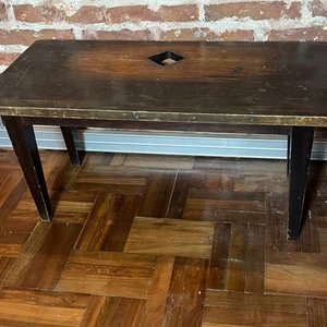 Mesa Ratona Rectangular de Madera Oscura con Detalle Diamantado - imagen 1