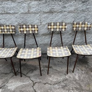 Lote anterior: Juego de 4 Sillas Metálicas con Tapizado Estampado