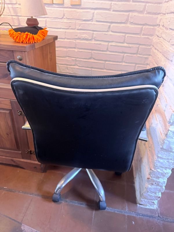 Silla giratoria de escritorio en buen estado - imagen 2