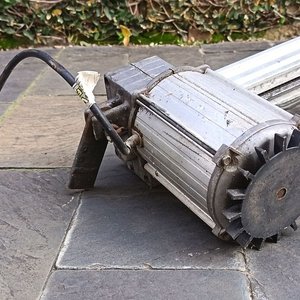 Automatizador de Portón Basculante/Pivotante con Brazo de Aluminio - imagen 7