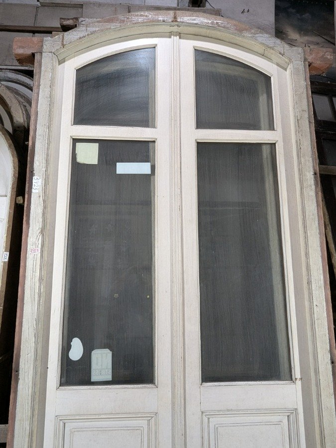 Puerta antigua de madera con vidrio y marco de pinotea - imagen 4