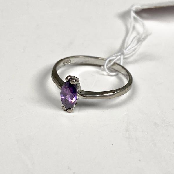Anillo de Plata con Piedra Violeta Talla 17 mm