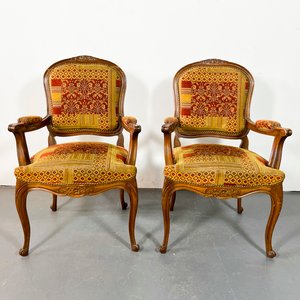 Lote anterior: Par de Sillones Luis XV Estilo Roble Tapizado Floral