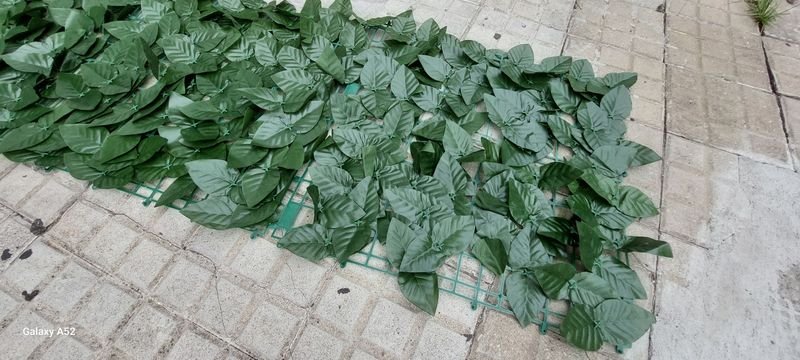 Malla de PVC simil enredadera con hojas nuevas - imagen 6