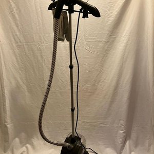 Lote anterior: plancha a vapor vertical (o vaporizador de prendas) de la marca Nappo