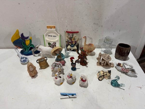 Lote de Adornos Variados: Animales, Figuras y Objetos Decorativos