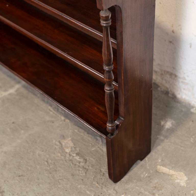 Repisa de madera con diseño antiguo - imagen 3