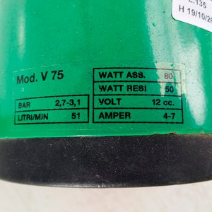 Compresor de Aire 12V con Valija Celeste y Accesorios - imagen 8