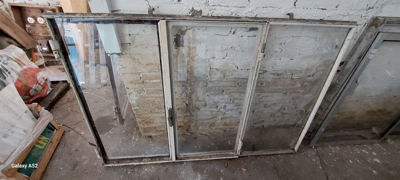Lote anterior: Ventana de 3 hojas en buen estado