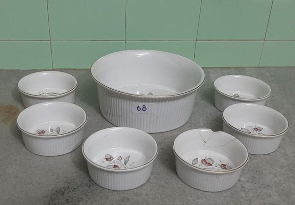 Juego de 7 Compoteras de Loza Blanca con Detalle Floral - imagen 1