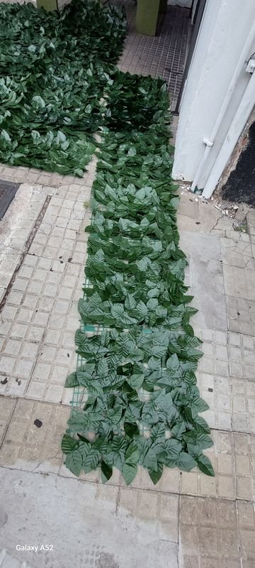 Malla de PVC simil enredadera con hojas nuevas - imagen 5