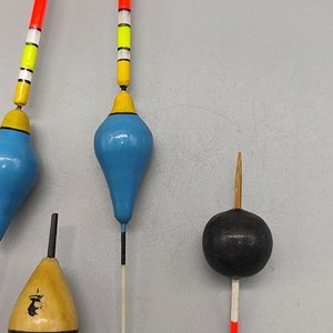 Lote de 5 Boyas de Pesca Variadas - imagen 3