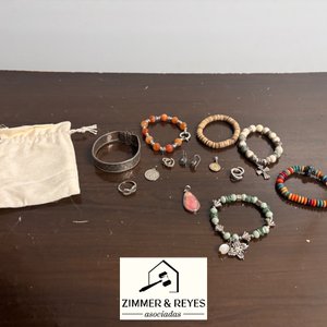 Lote siguiente: Lote de Pulseras y Anillos Variados
