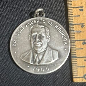 Lote siguiente: Medalla Conmemorativa Dr. Luis Alberto de Herrera y Brigadier Gral. Manuel Oribe - Partido Nacional
