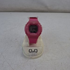 Reloj Pulsera Digital Q&Q Rosado - imagen 1