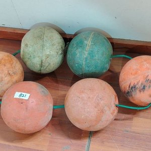 Lote siguiente: Juego de 6 Boyas de Pesca Lucky Fish Naranja y Verde Φ200mm