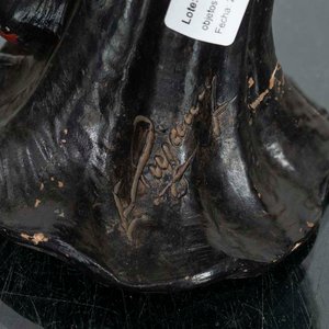 Figura de Dama con Abanico Firmado en Cerámica - imagen 2
