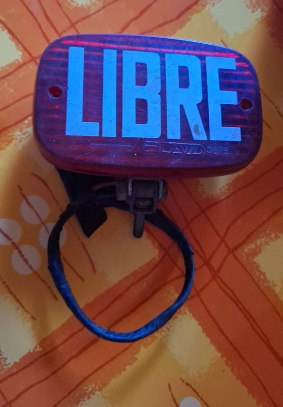 Lote anterior: Antiguo Taxi de Plástico y Metal