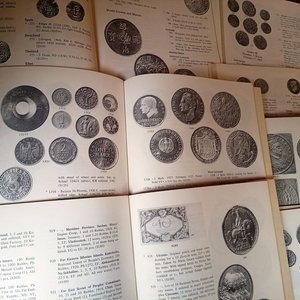 10 Catálogos de Subastas Numismáticas Americanas "International Auctions by Lepczyk" con Precios de Referencia (Años 80) - imagen 2